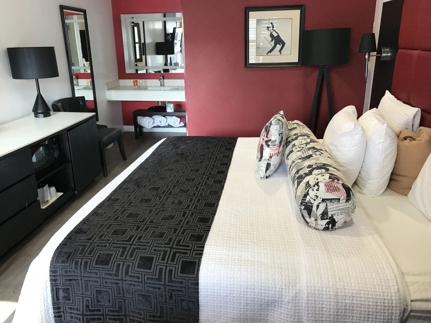 Legend Hotel Hollywood