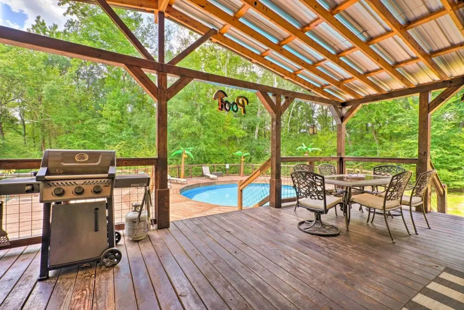 Pet-friendly Home w/ Deck in Broken Bow!
