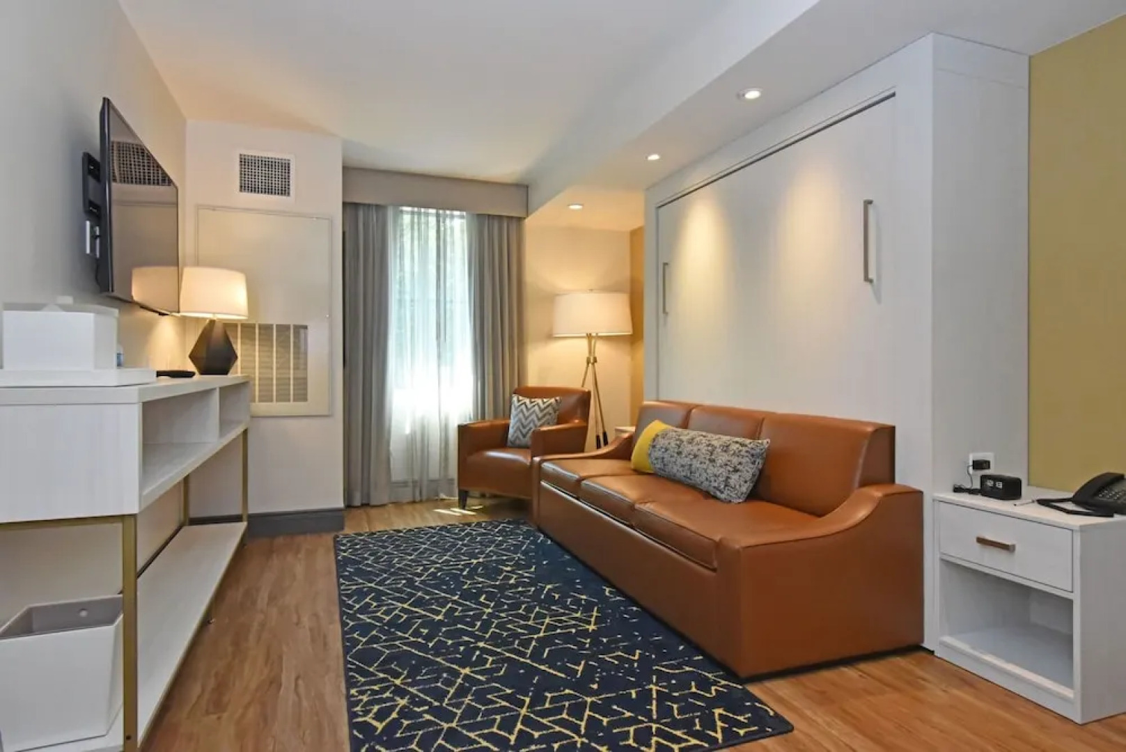 Tiverton Casino Hotel