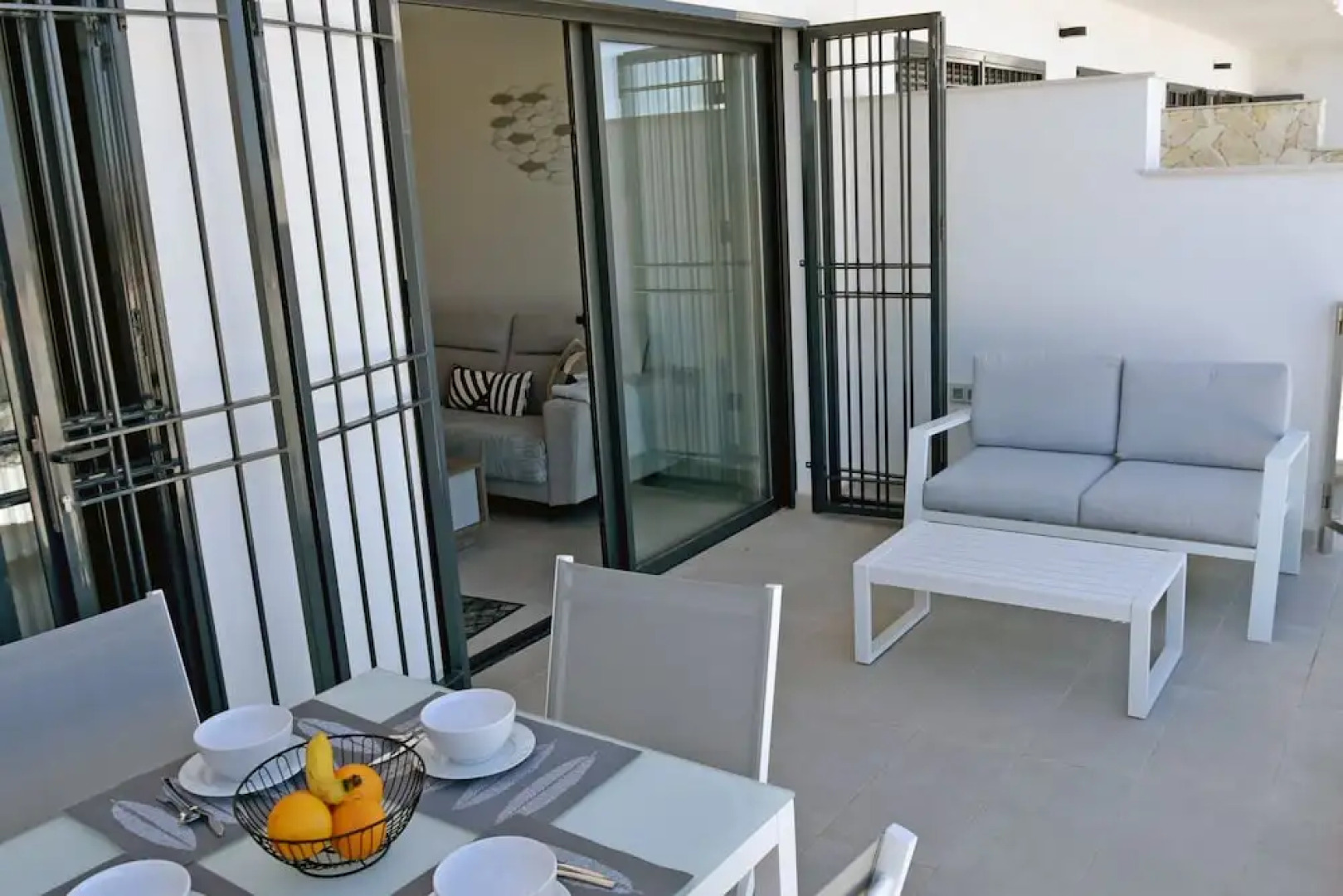 Luxury Apartment on the Beach with Pool 6