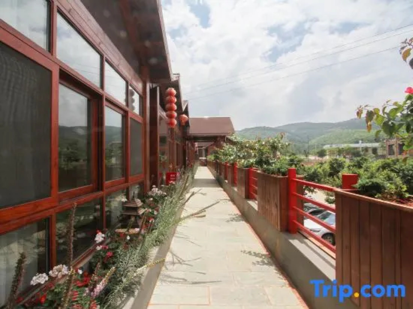 Xinjia Yuquan Hot Spring Hotel