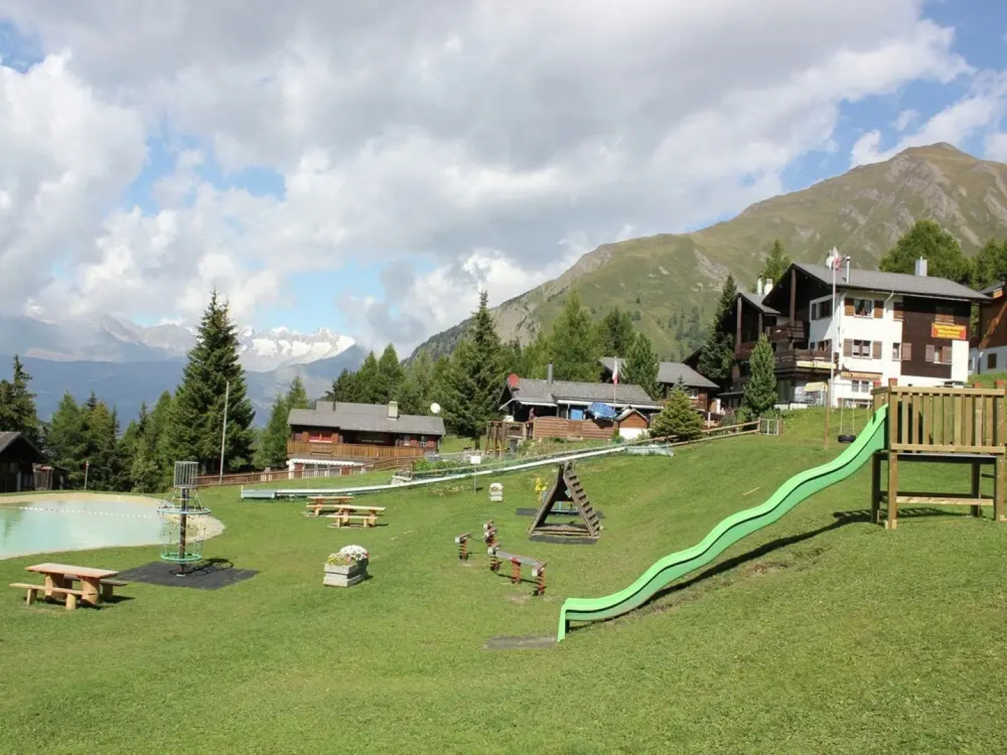 This Chalet is in an Attractive Position in the Car-free Village of Rosswald