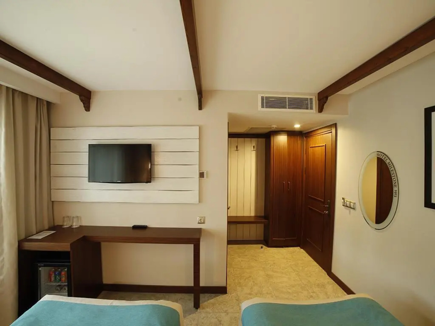 Отель Milestone1915