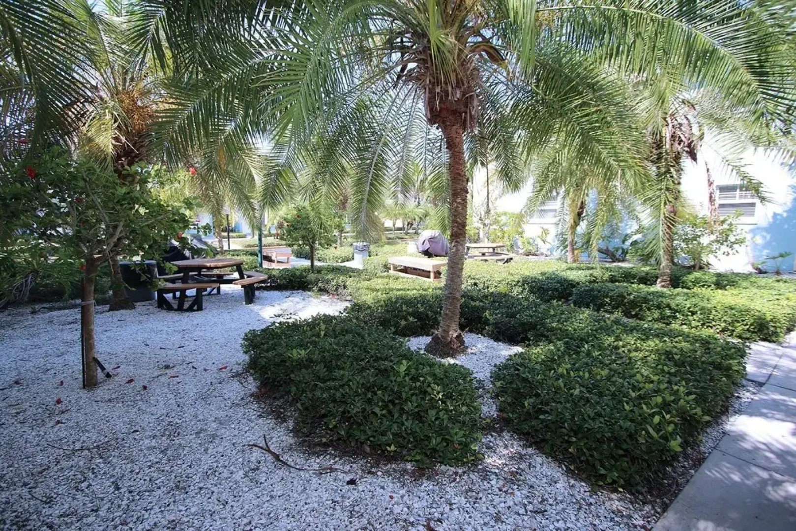 Barefoot Beach Resort 217E Apartment