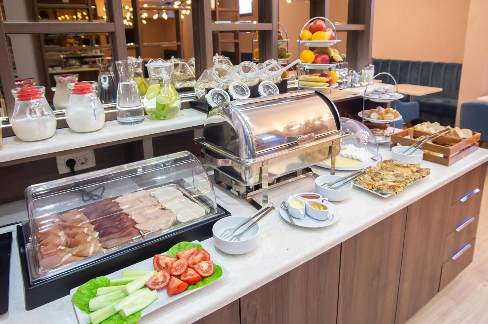 Отель Twelve by Aycon