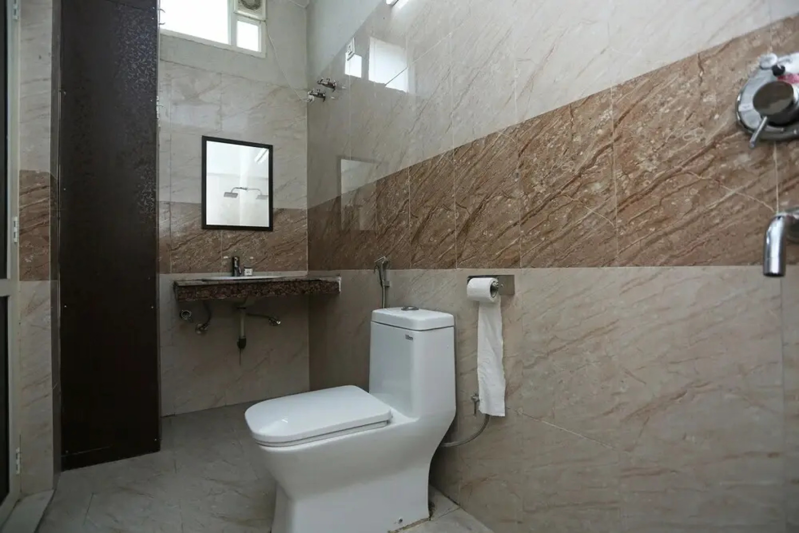 OYO 35823 Hotel Blumango