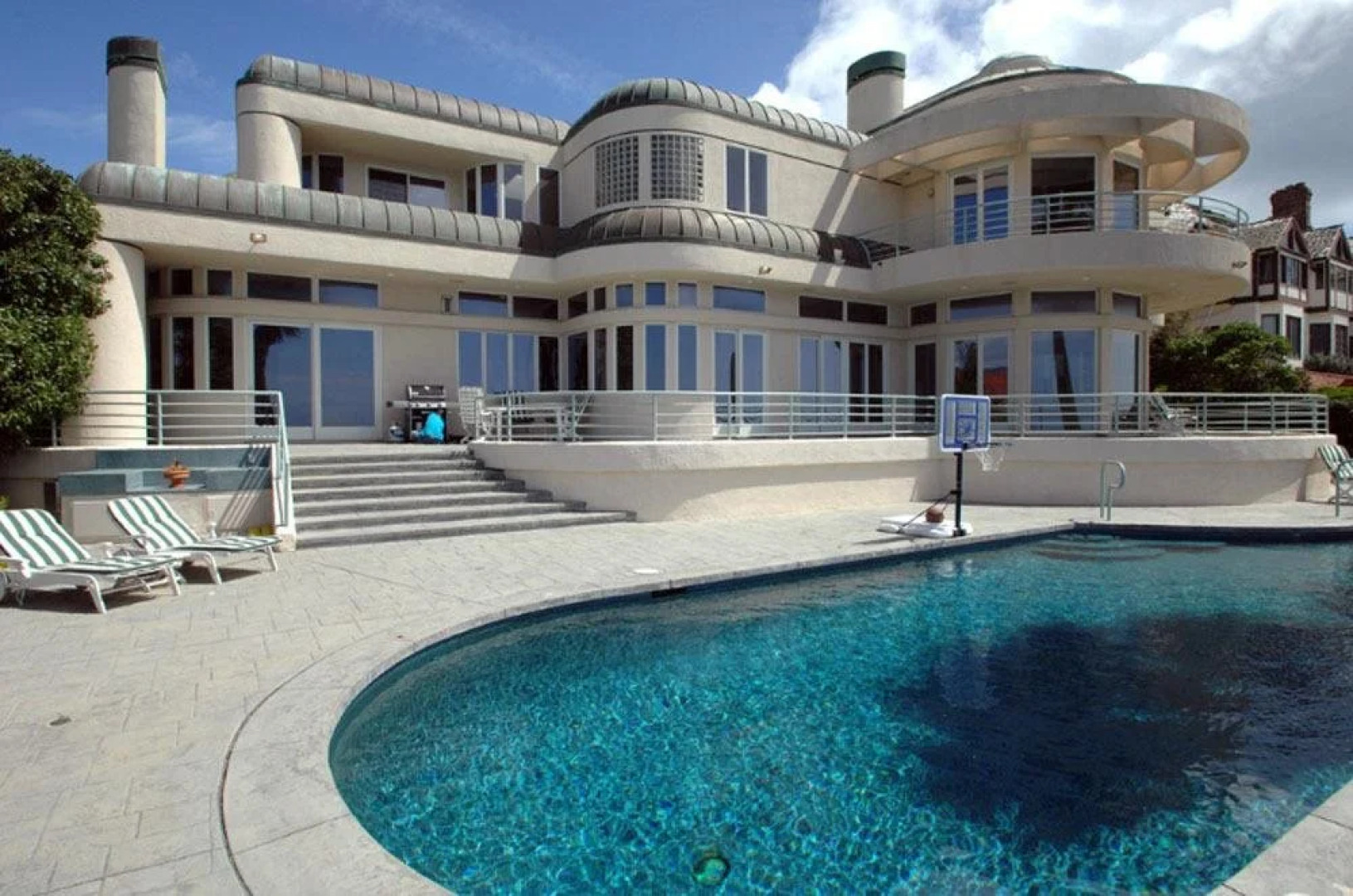 Malibu Spectacular Ocean View Mansion