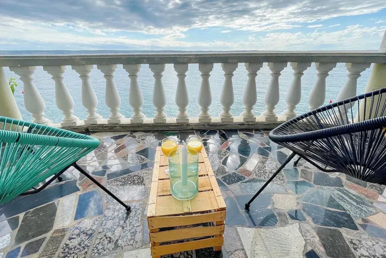 Holiday Home Seafront Escape