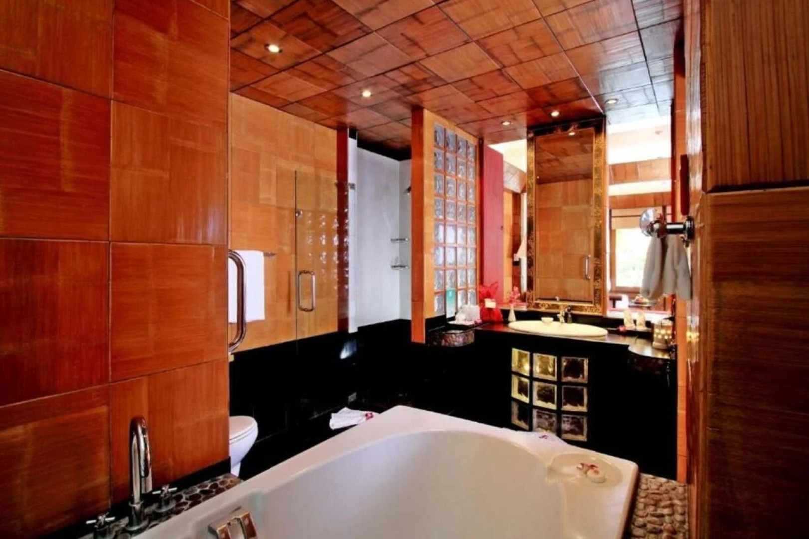 Mom Tri's Villa Royale