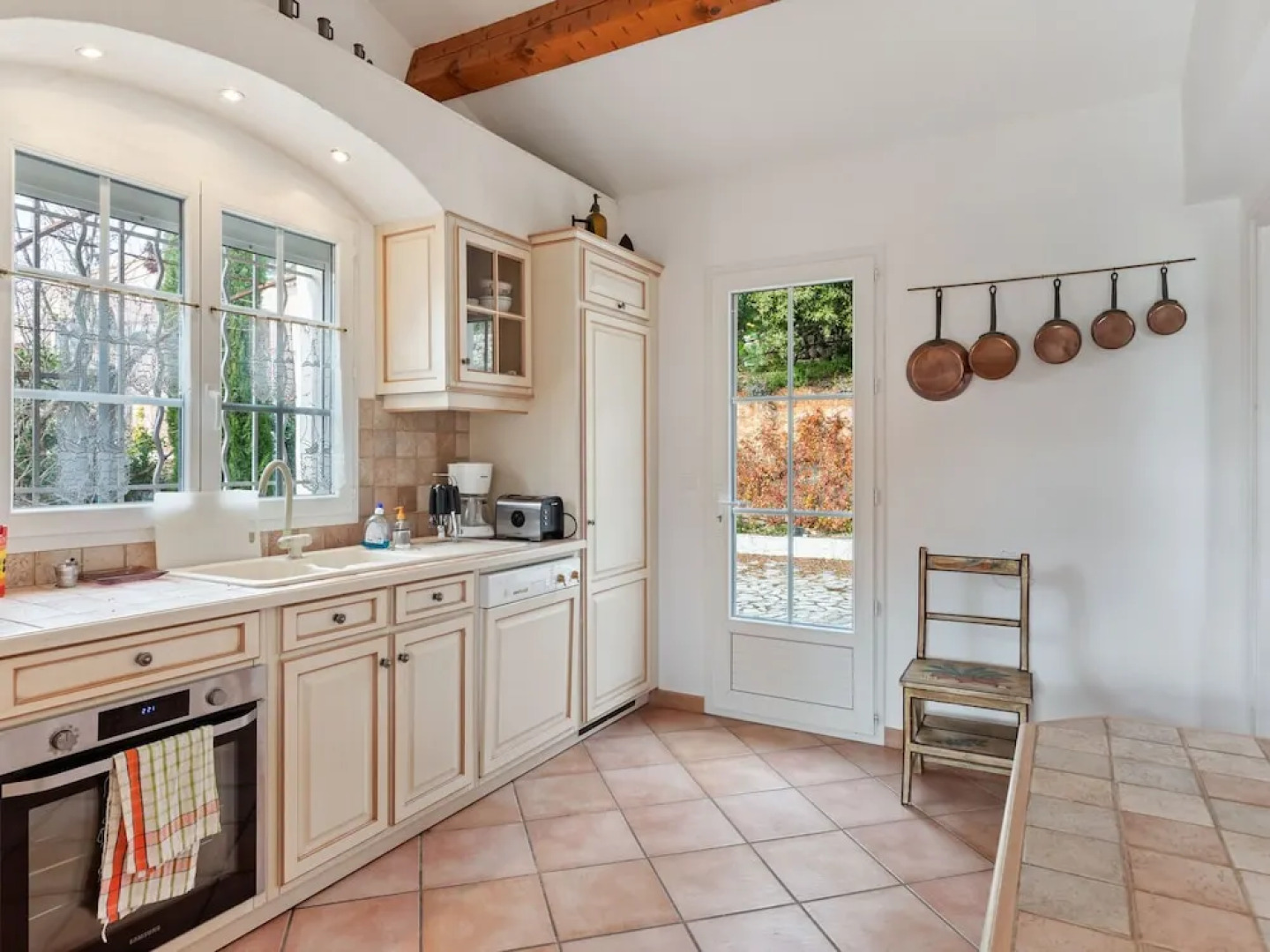 Holiday Home (LOG160)