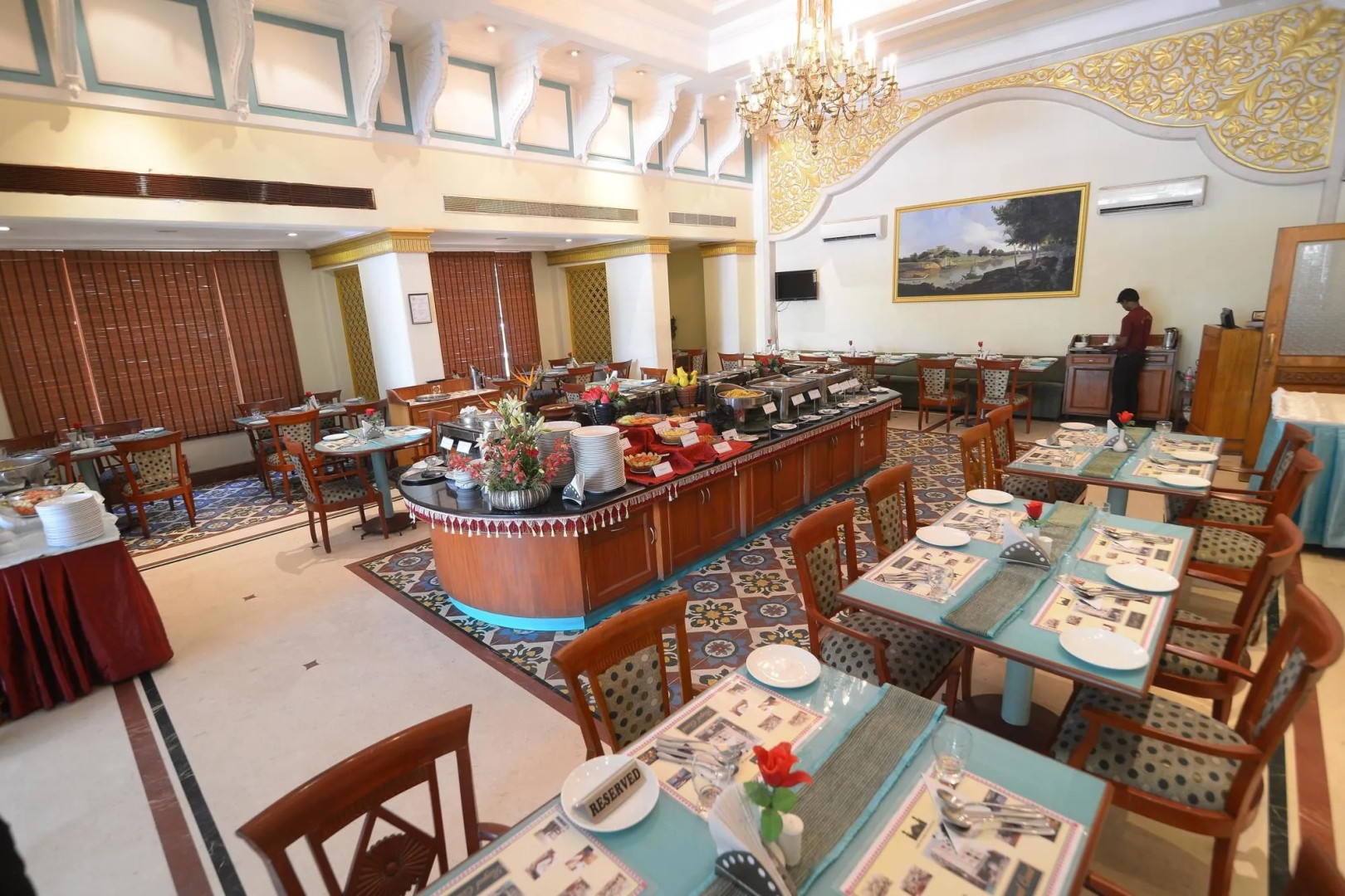 OYO 1929 Hotel Royal Court