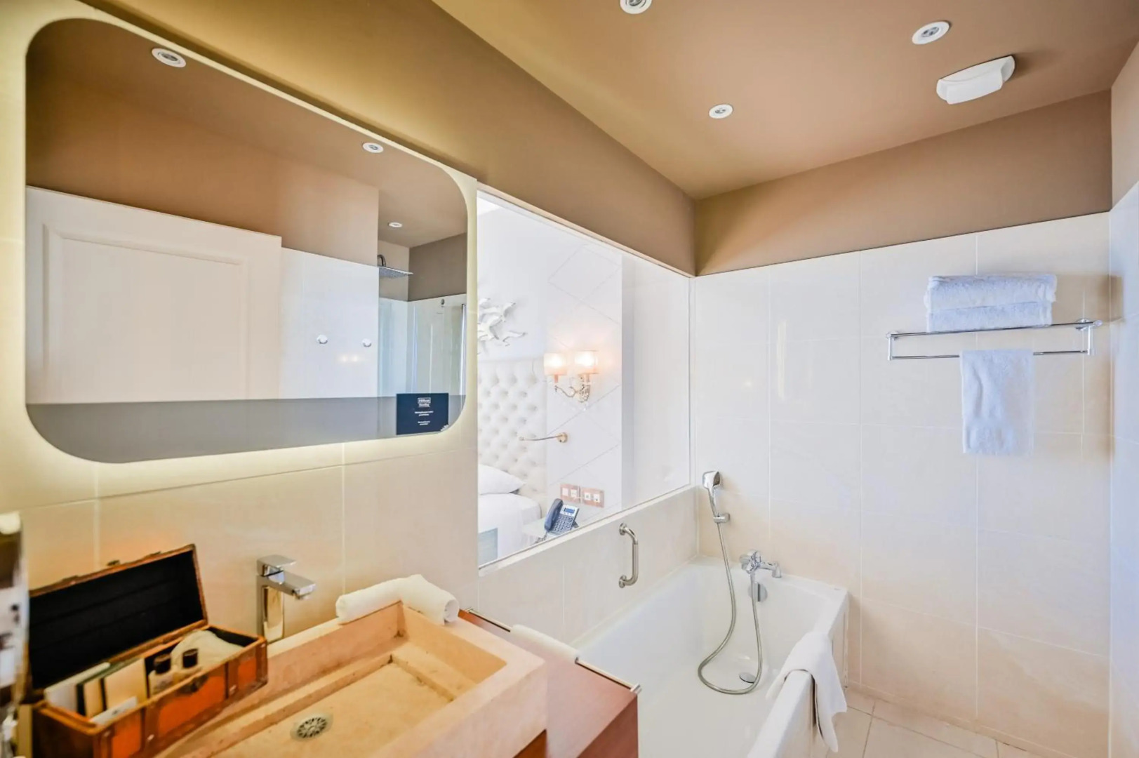 Grand Hotel Des Sablettes Plage, Curio Collection By Hilton