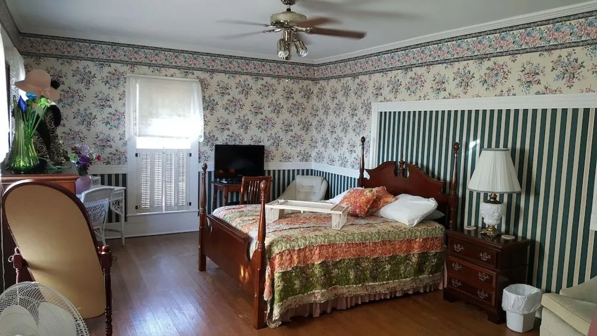 Kuttawa Harbor House