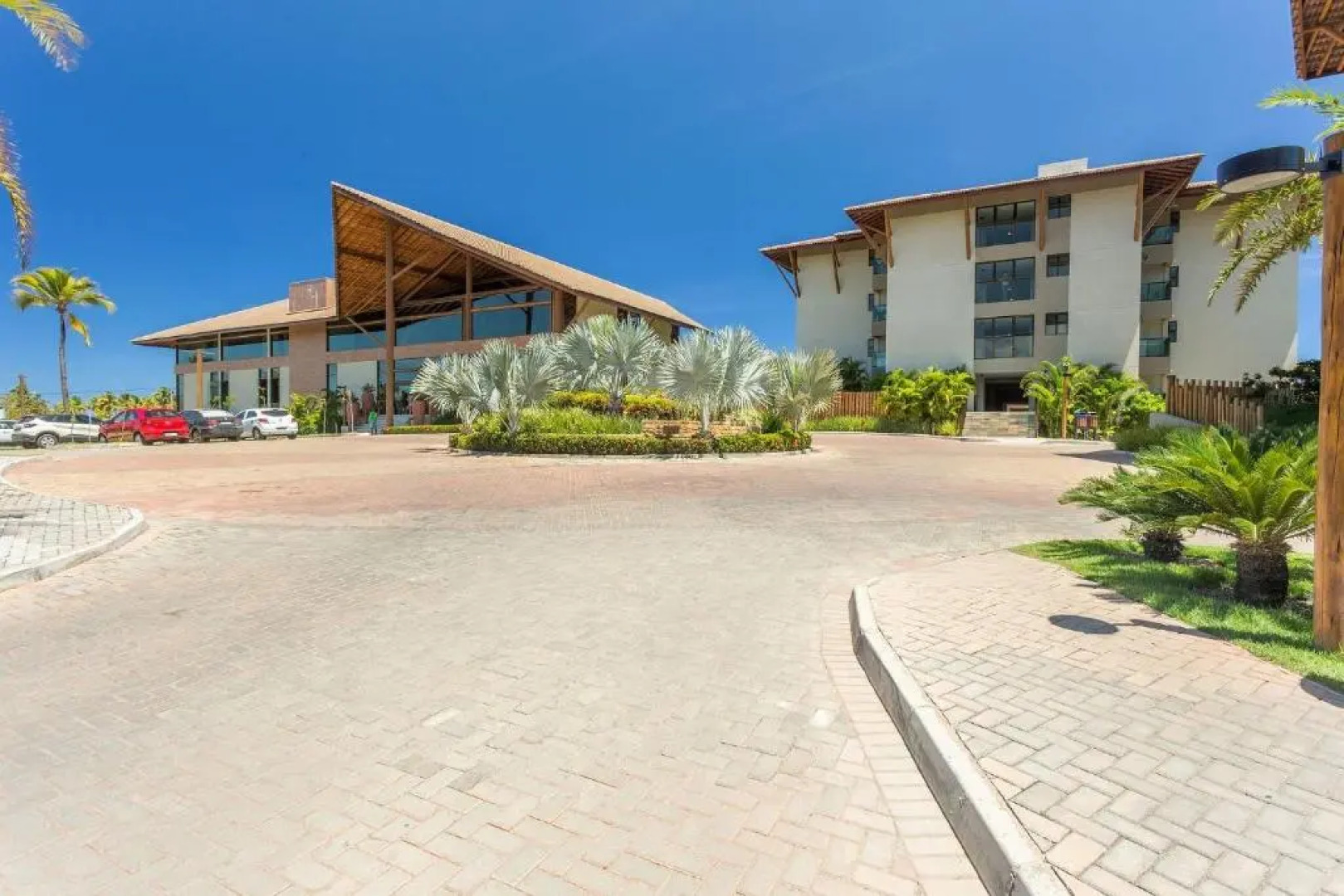 LUXO E CONFORTO EM MURO ALTO LA FLEUR POLINéSIA