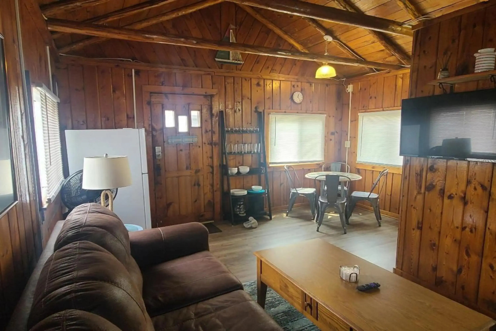 Lake Huron - 1 Bedroom, 1 Bath Lake Front Cabin (Sleeps 4)