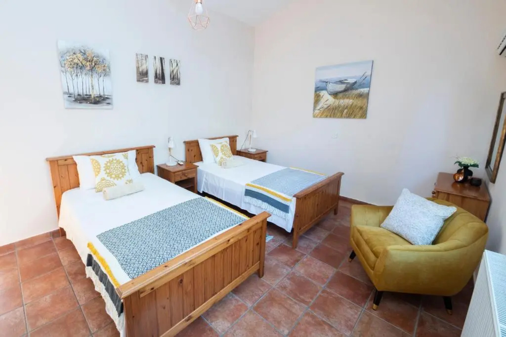 5 bed Villa in Tala, Pool & Panoramic Sea view