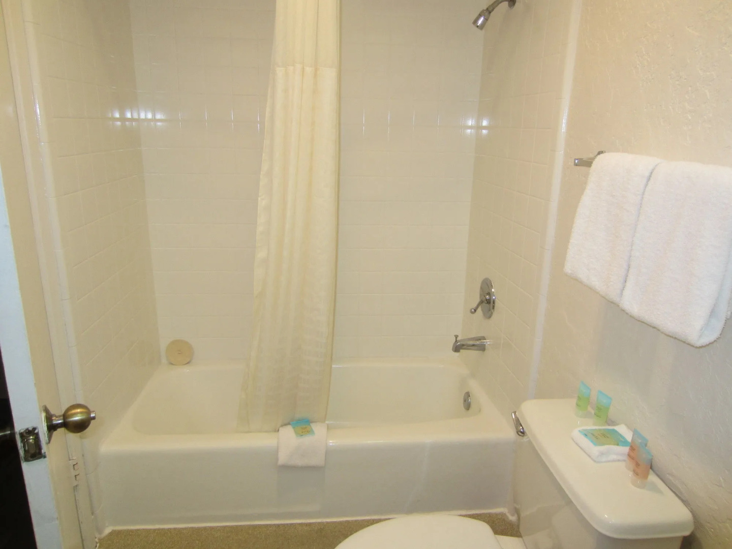 The Aqua Pacific Hotel