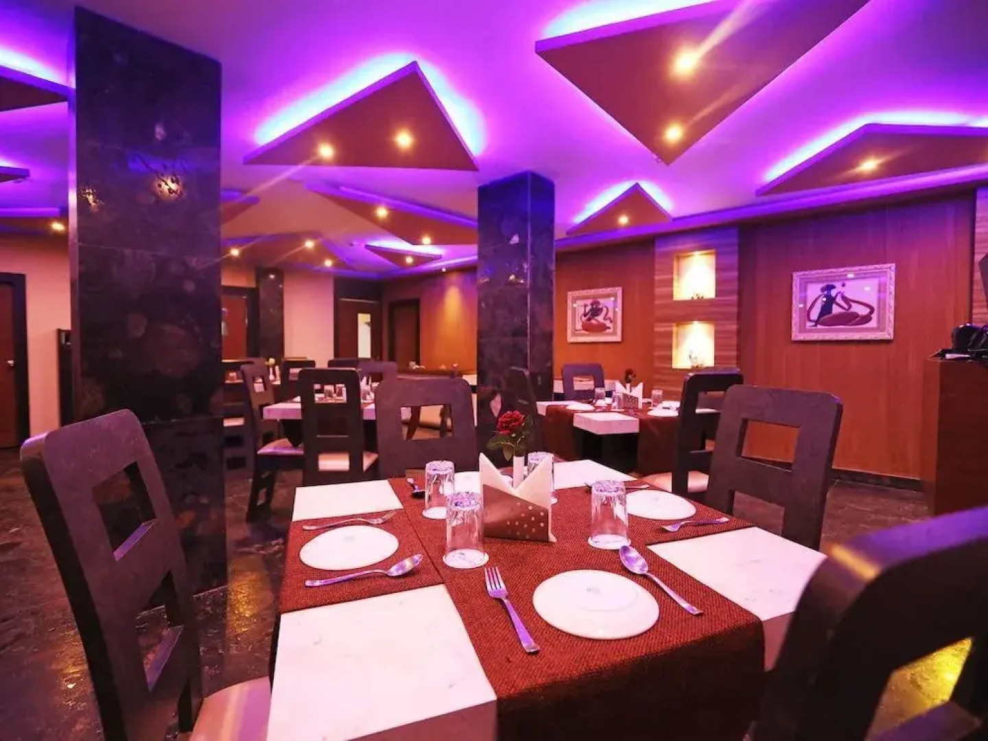 The Dolphin Palace By OYO Rooms