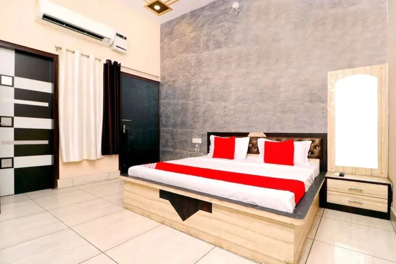 Hotel Pushp Vatika by OYO Rooms