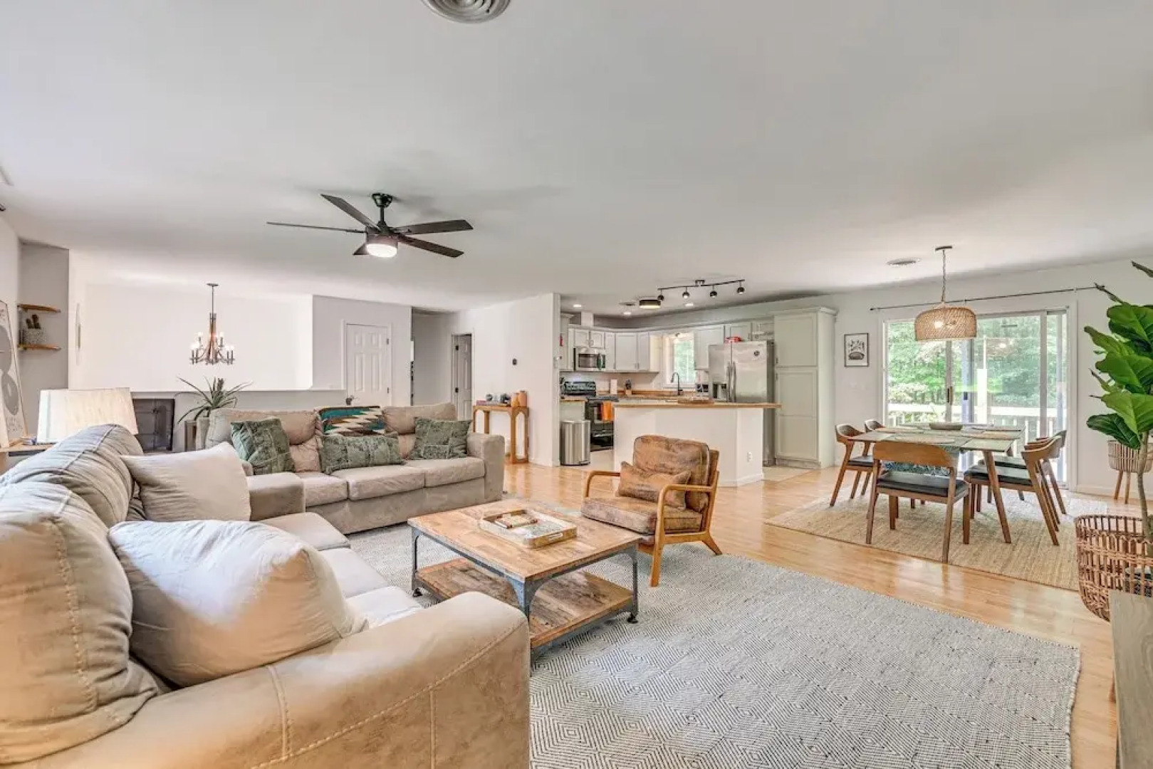 Family-friendly Saugerties Home w/ Hot Tub & Games