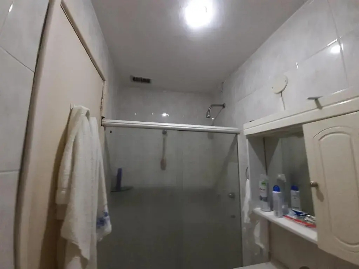 Quarto e Banheiro Exclusivos Barra da Tijuca em Apartamento Compartilhado