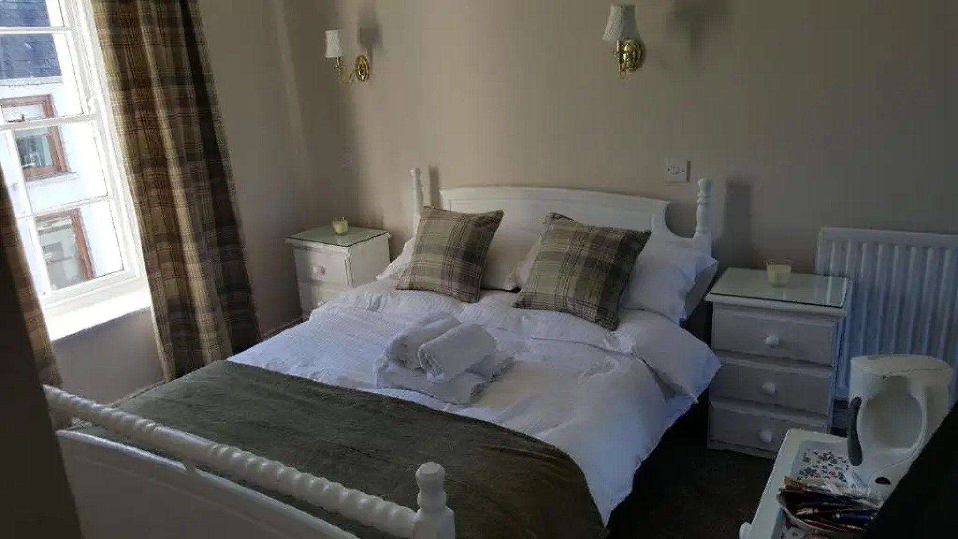 Central Bar Guesthouse