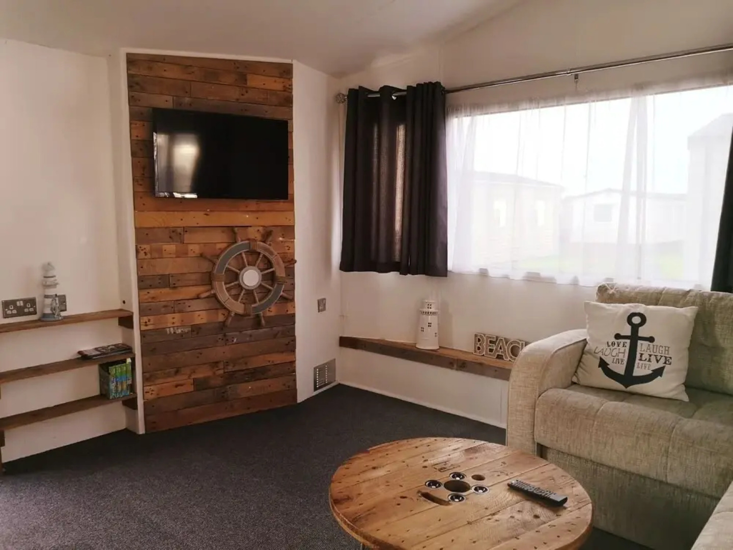 Whitstable Caravan - 5 Minutes Away From the Beach