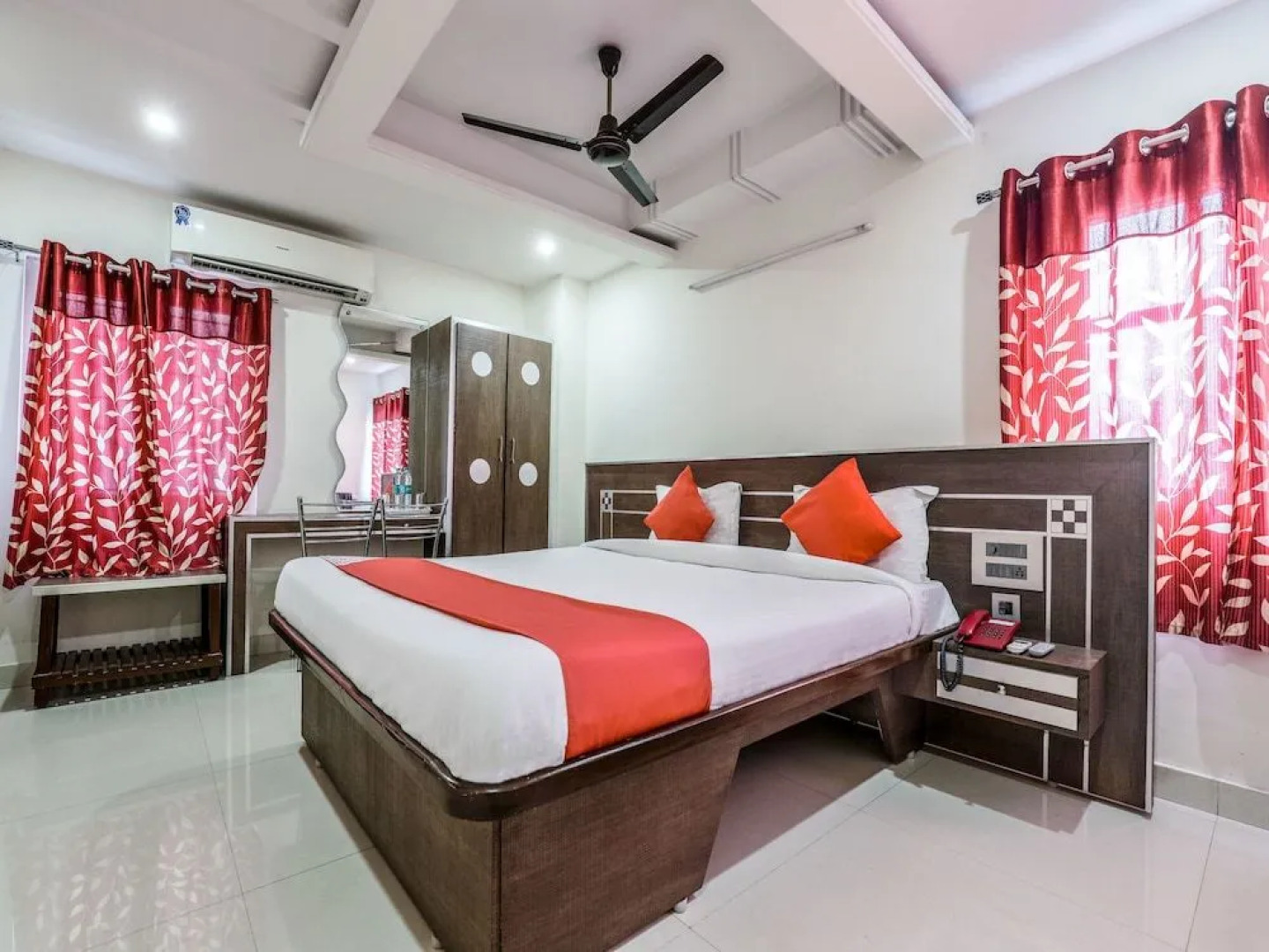 OYO 16930 Madhura Inn