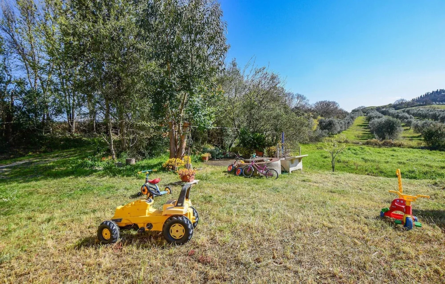 Beautiful Home in Cinigiano With 2 Bedrooms