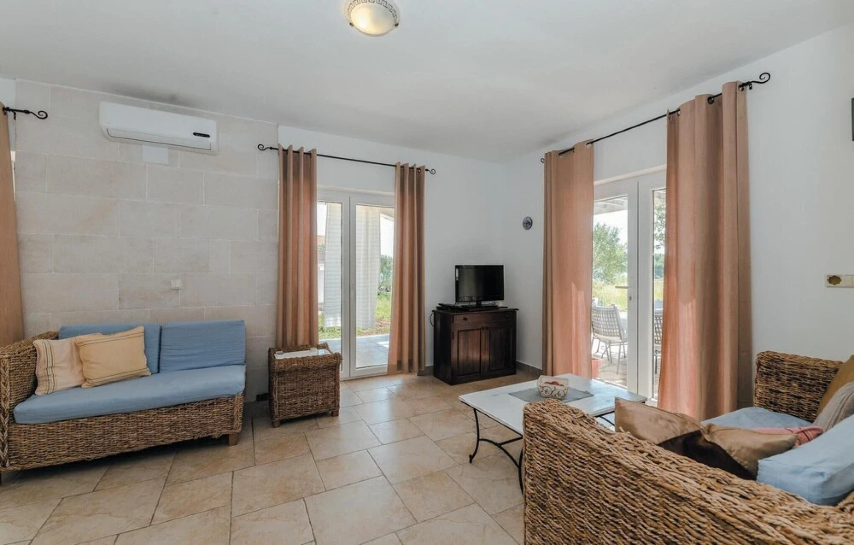 Amazing Home in Dobropoljana With 6 Bedrooms and Outdoor Swimming Pool