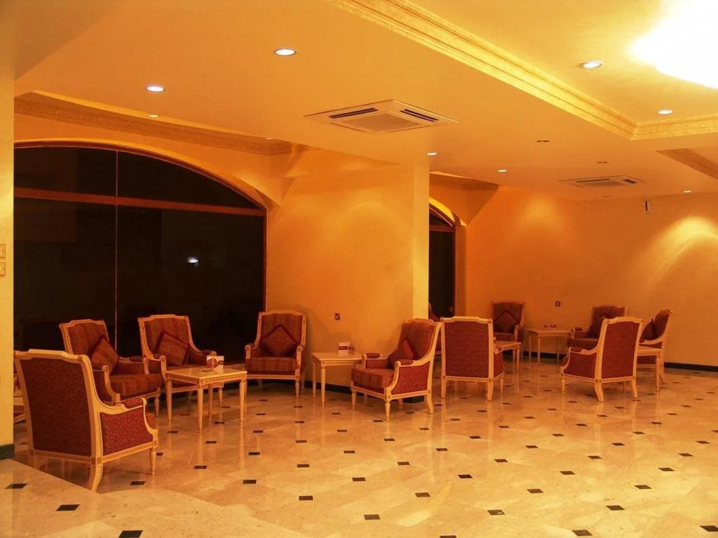 Al Sadd Suites Hotel
