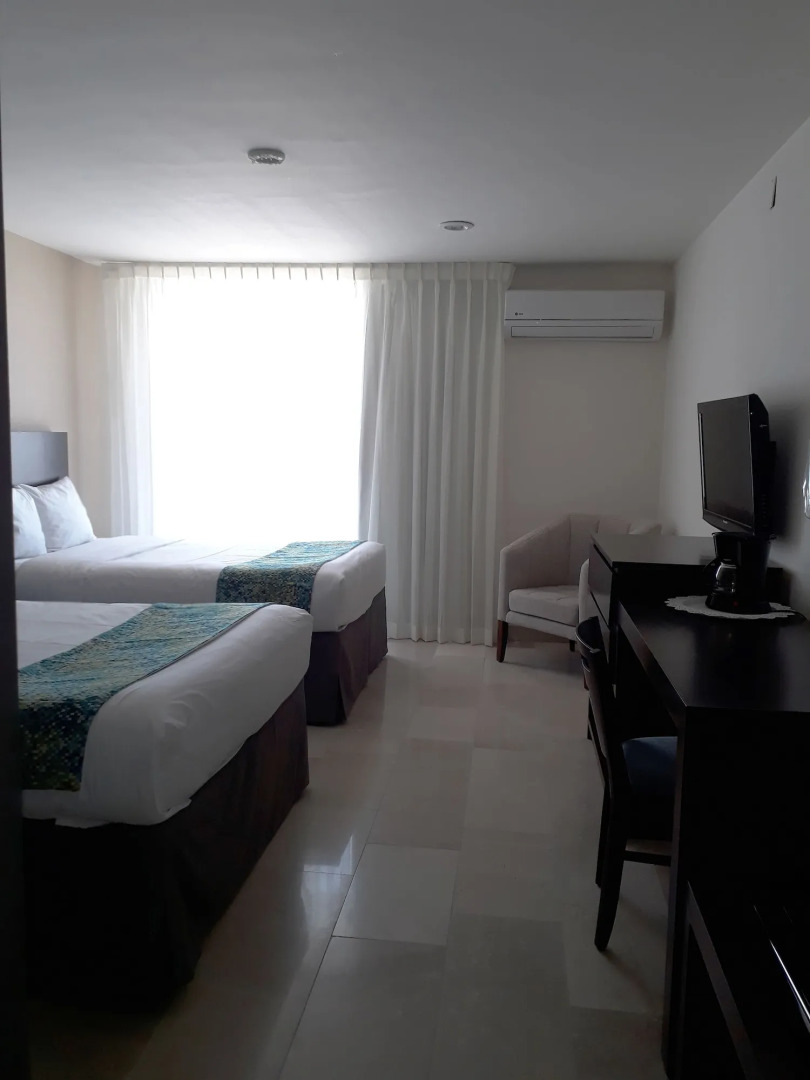 Seven Crown La Paz Malecon