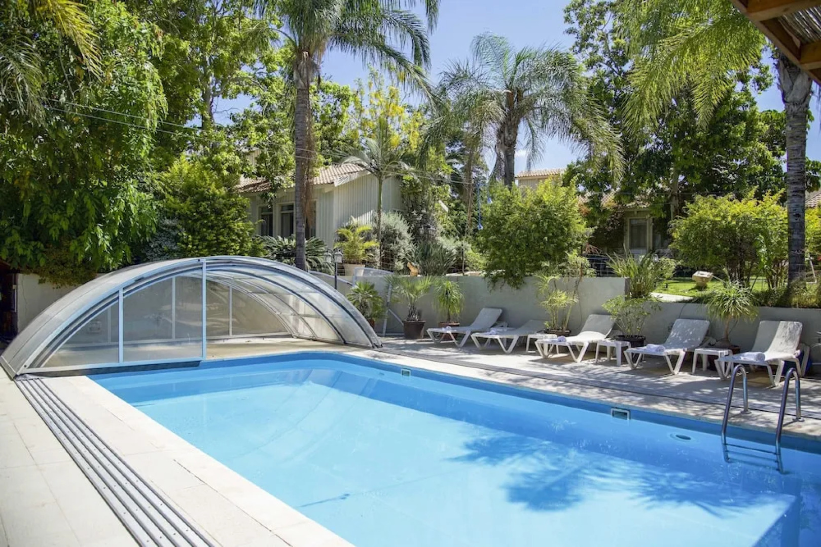 The White Cabins - Home