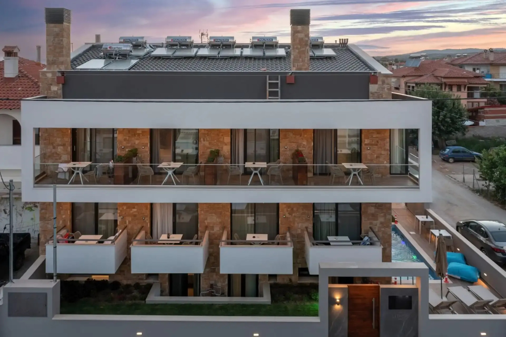 Lithos Suites Nikiti