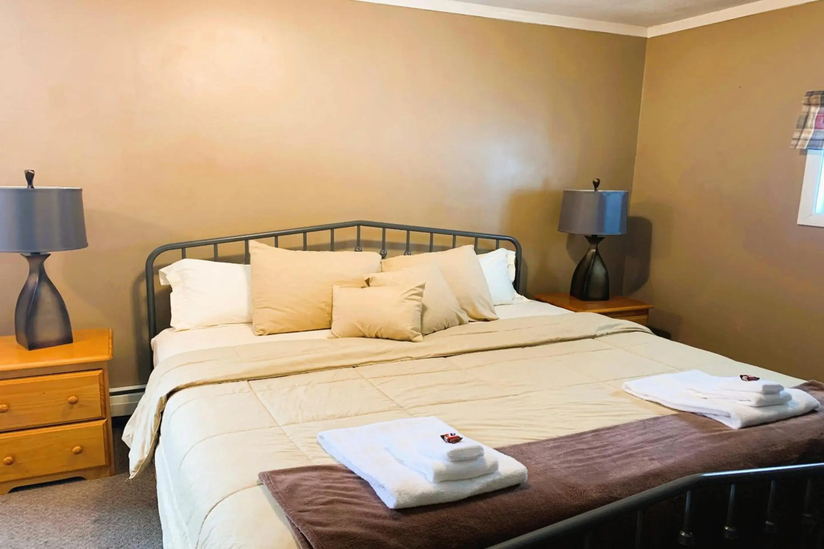 Love Hotels St John River by OYO at Fort Kent ME