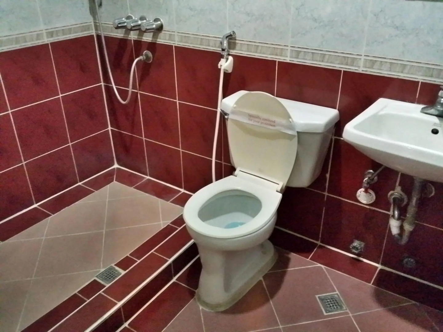 Orchids Drive Inn Hotel and Restaurant