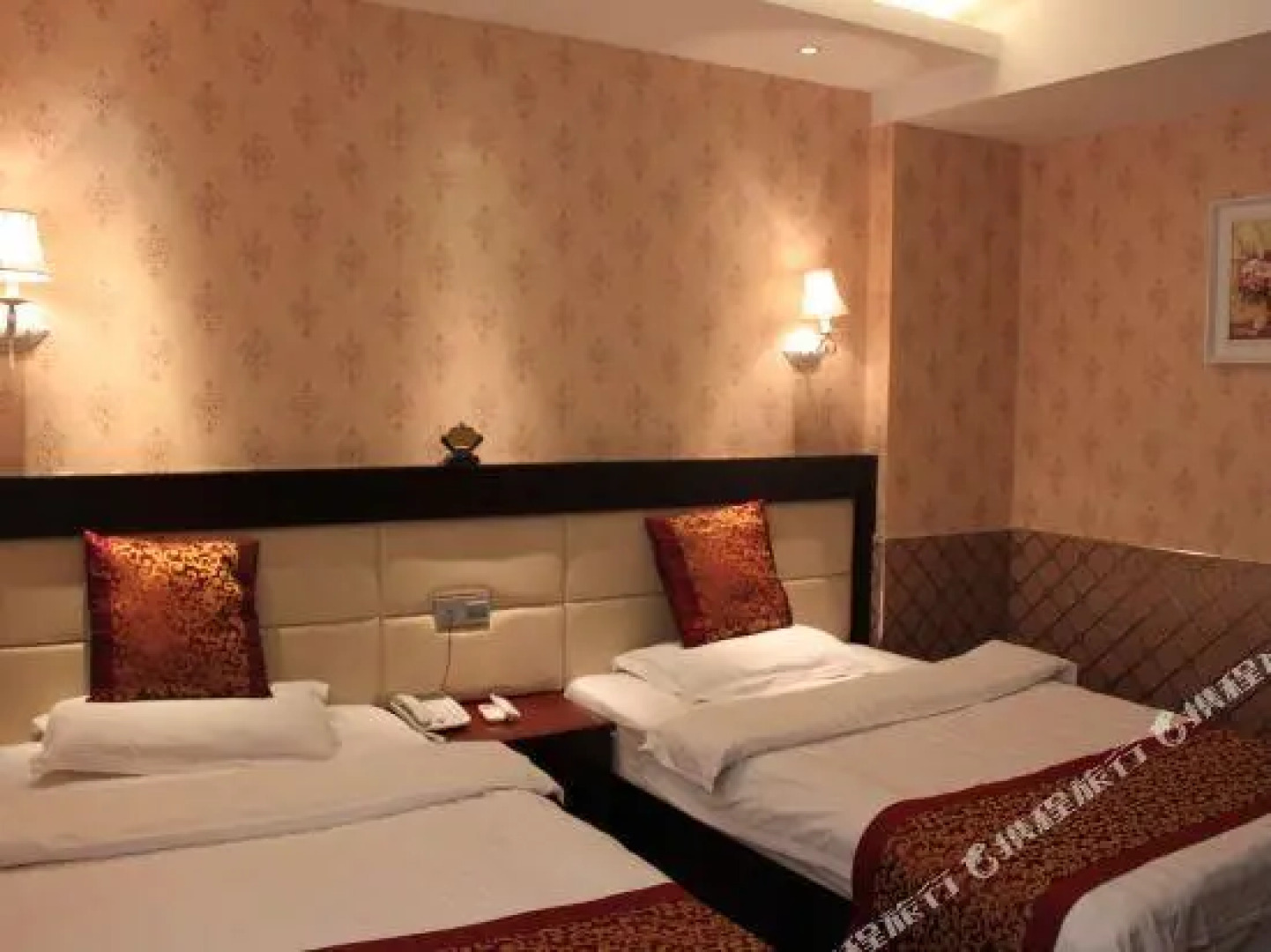 Xuancheng Jingxian Hehuatang Business Inn