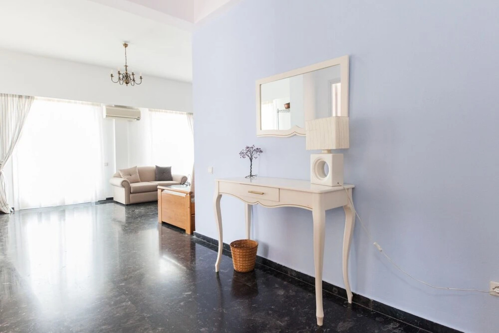 Spacious New apt w View in Agia Varvara