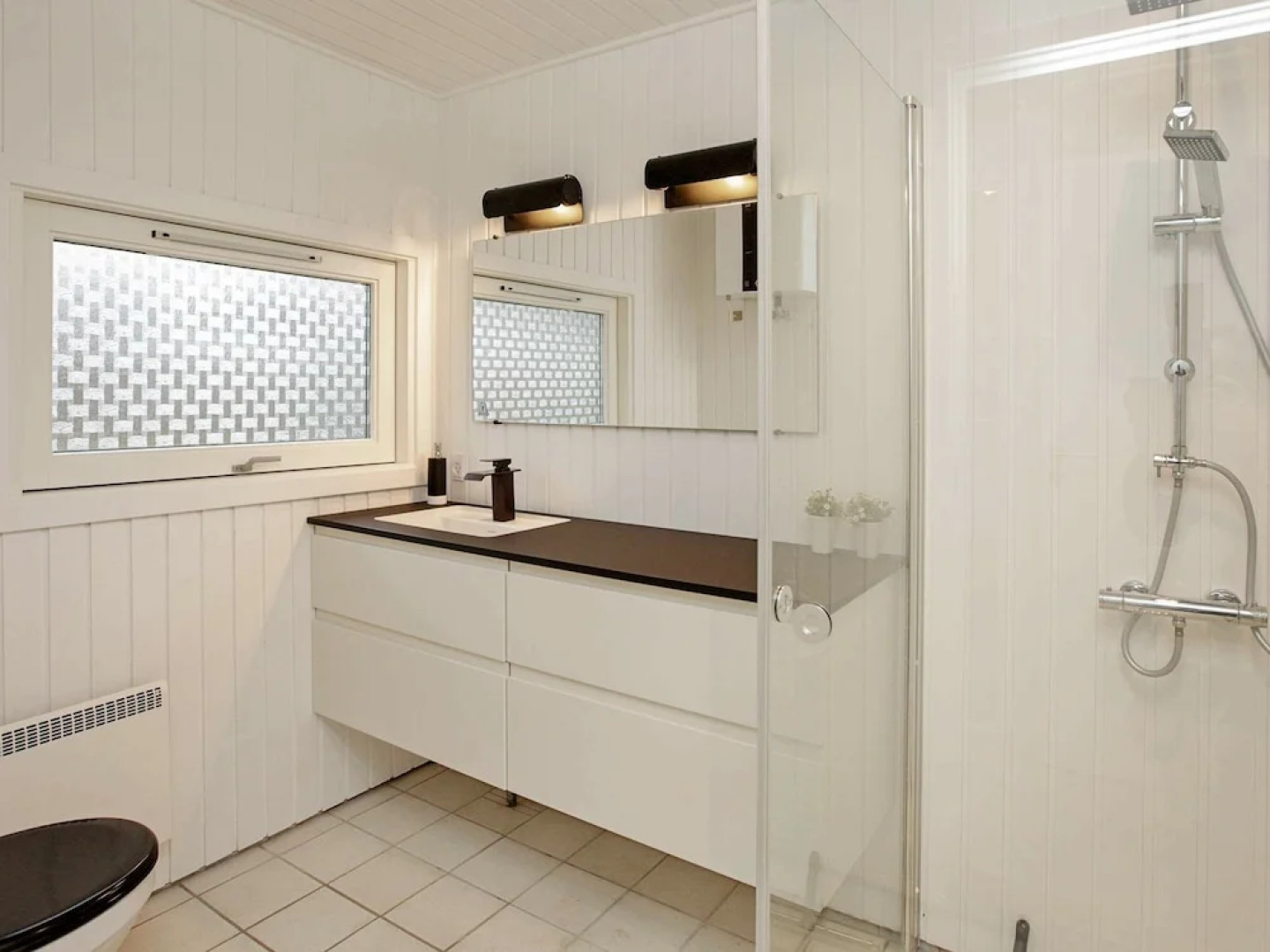 Spacious Holiday Home in Thyholm near Sea