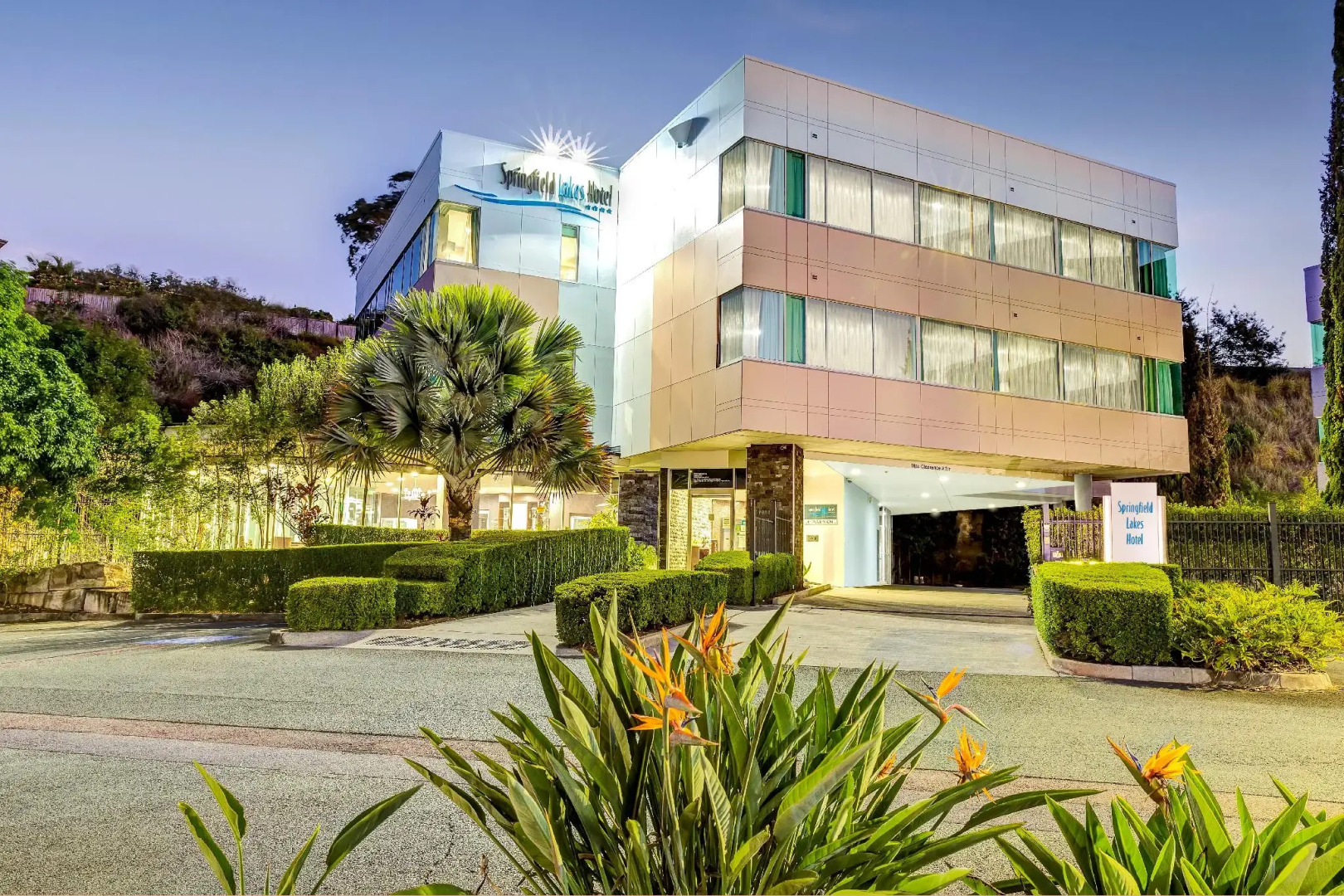 Springfield Lakes Boutique Hotel