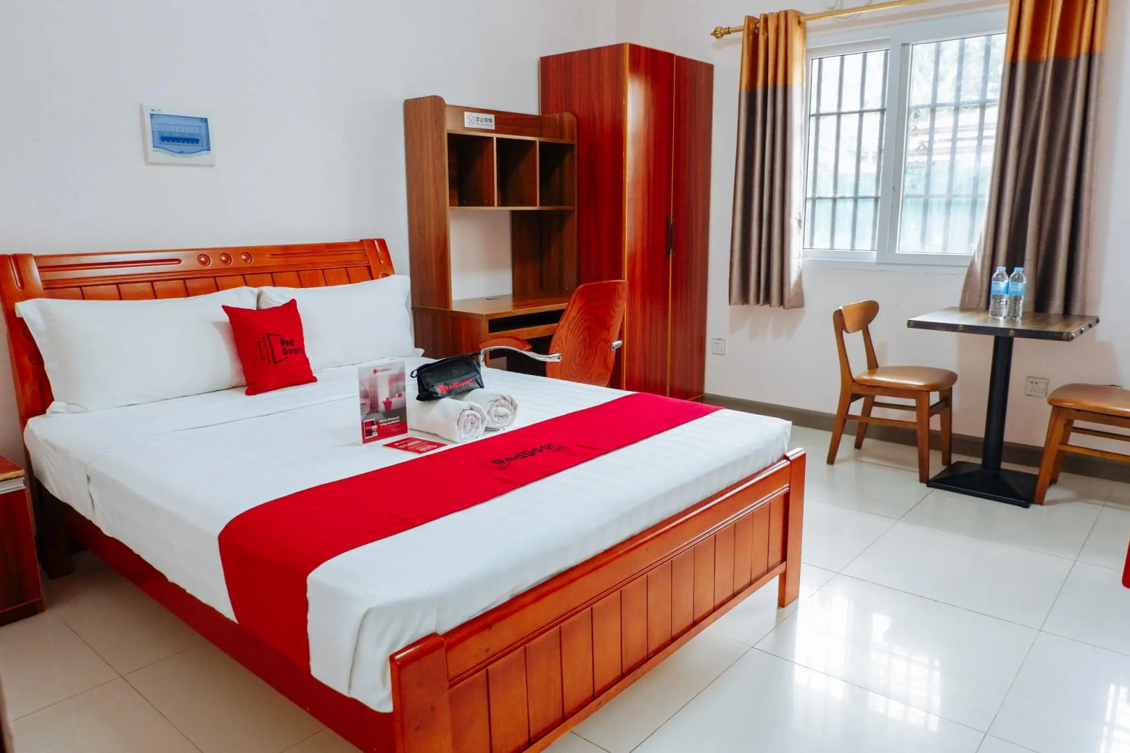 RedDoorz Plus near Camella La Brisa Lapulapu
