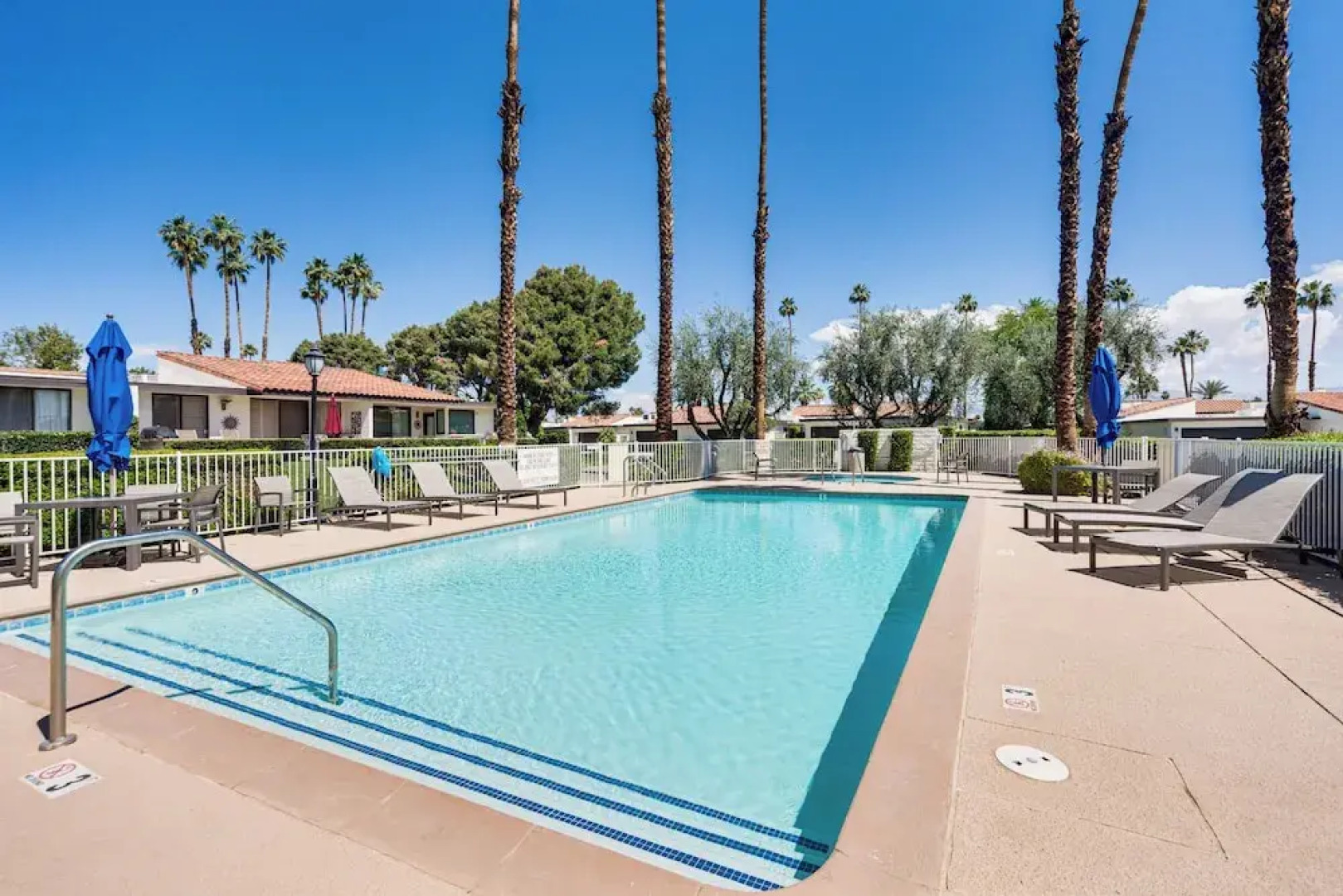 1 Mi to Shops on El Paseo: Condo w/ Pool Access!