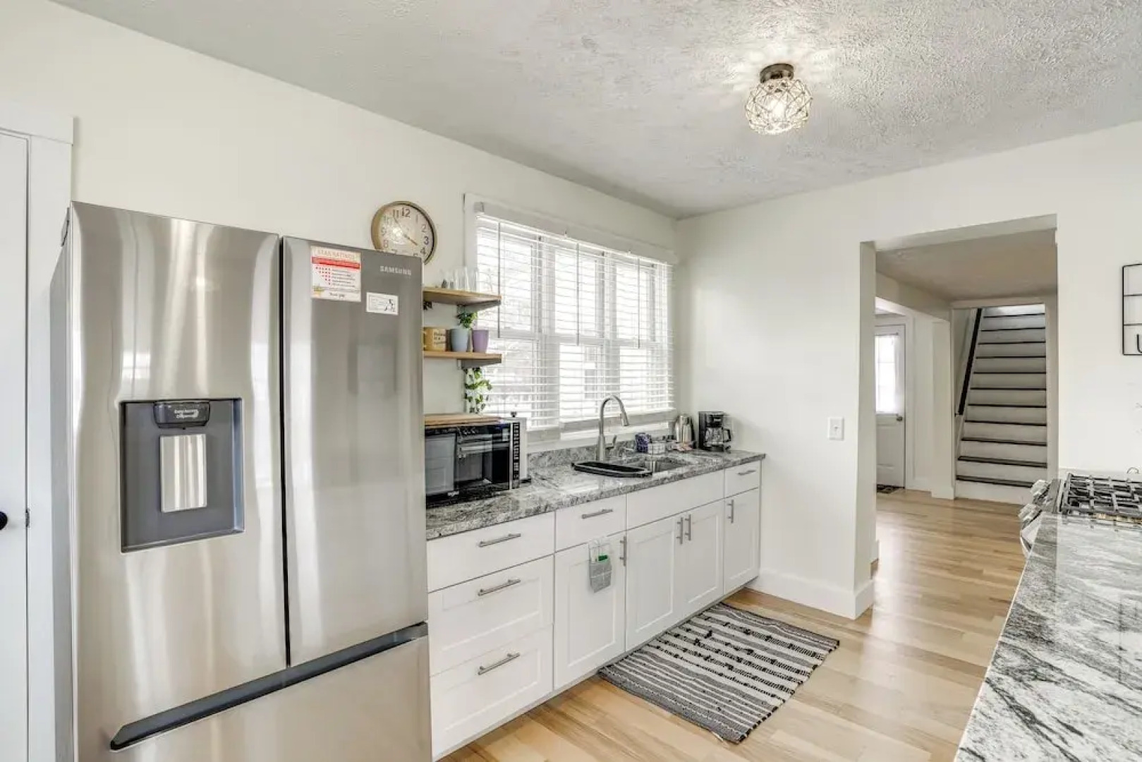 Serene South Haven Retreat w/ Deck: 1 Mi to Dtwn!