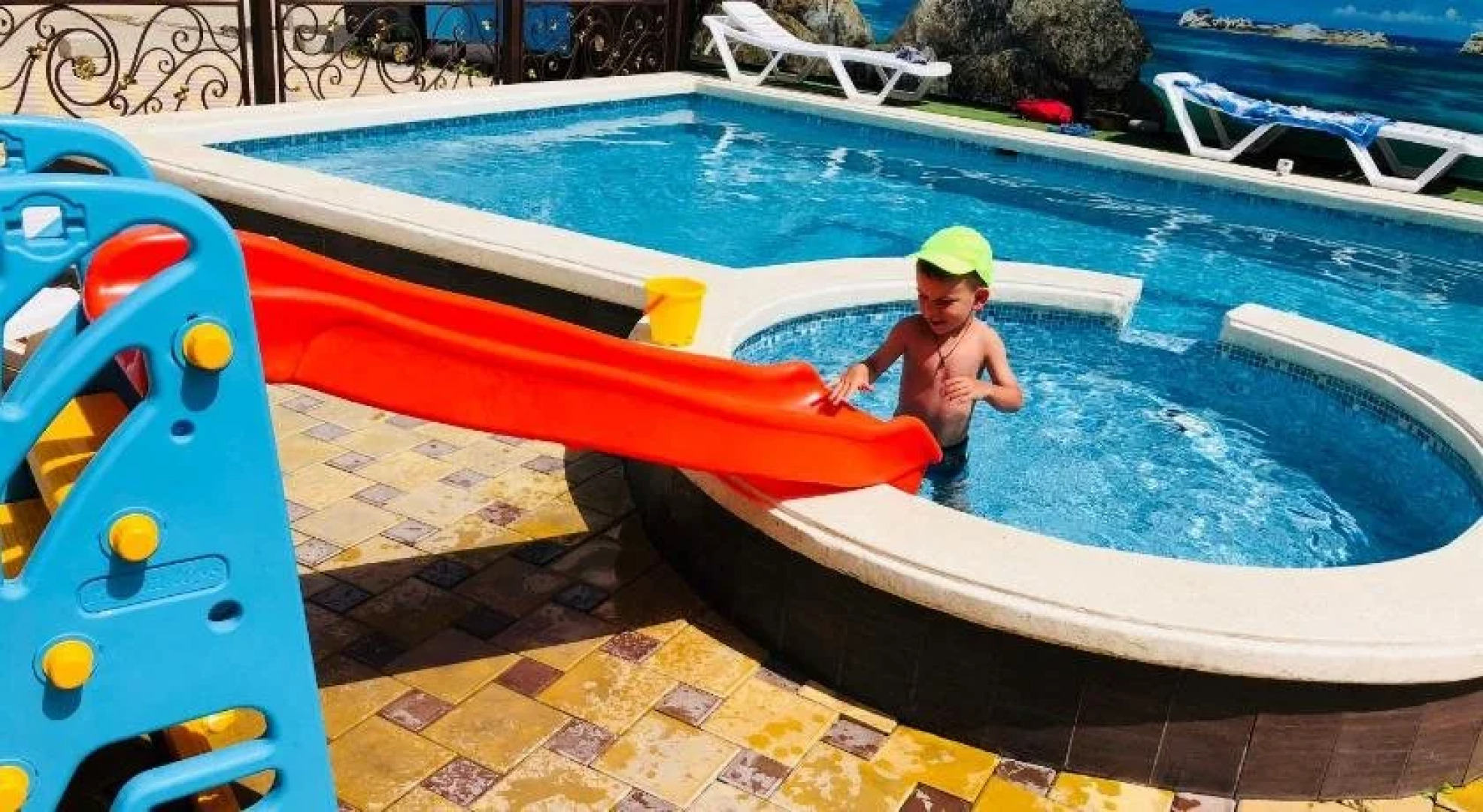 Отель Протос