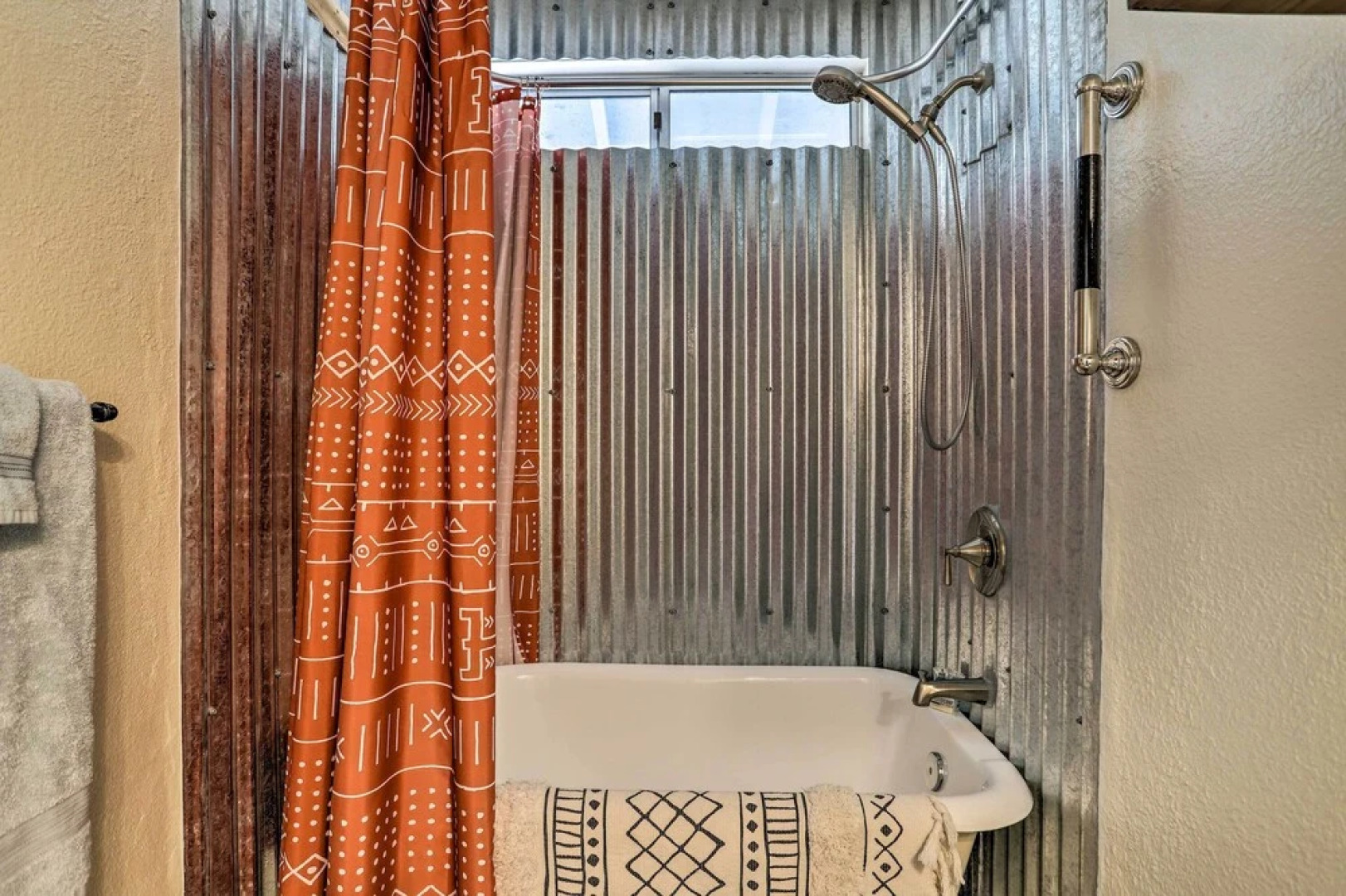 Indie-eclectic Desert Home w/ Hot Tub + Patio