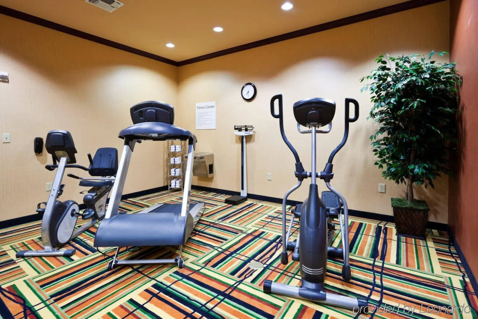 Holiday Inn Express Hotel & Suites Ennis by IHG