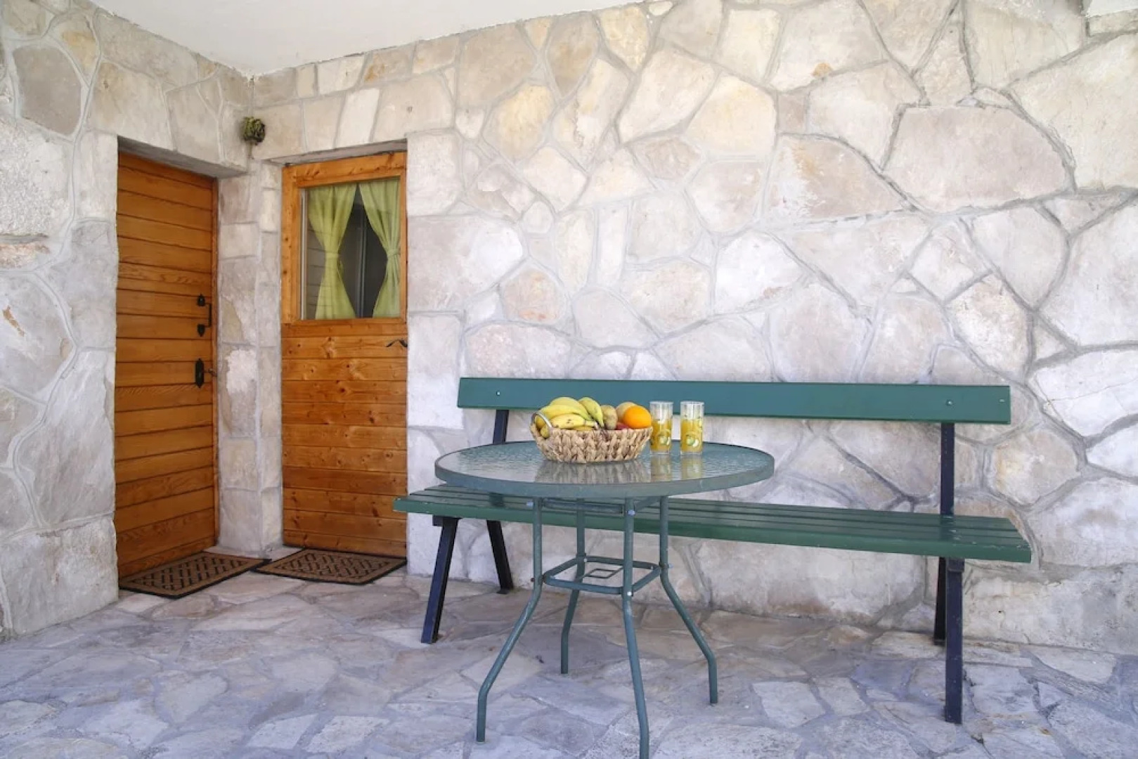 Rustic Stone House Bajeli with Jacuzzi