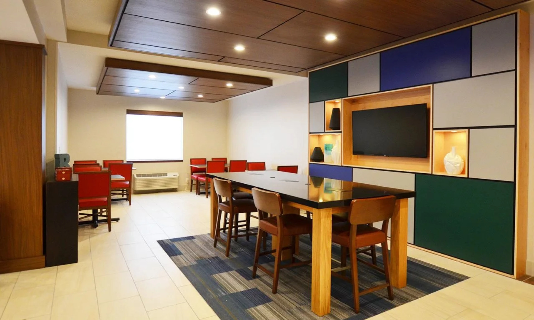 Holiday Inn Express Pittsburgh-Bridgeville by IHG