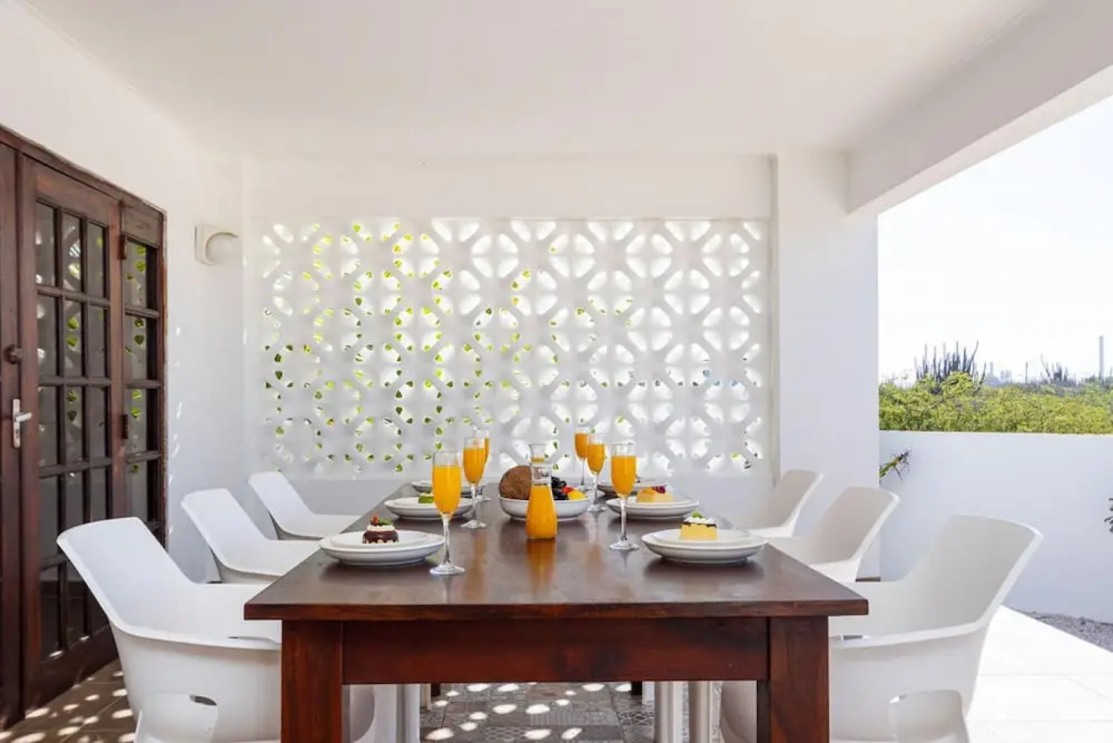 Beautiful 3br2 5BA Villa w Pool Close 2 Baby Beach