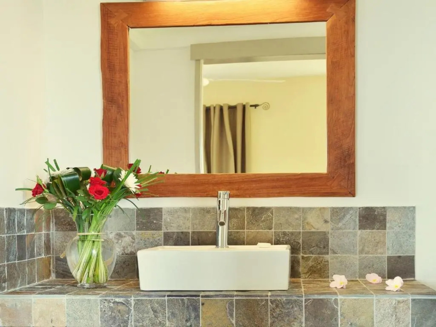 Happy Days Guest House